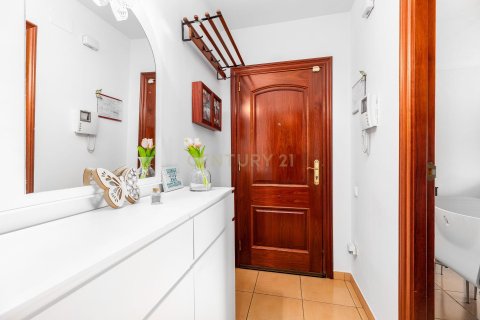 Apartment for sale in Les Franqueses Del Valles, Barcelona, Spain 3 bedrooms, 85 sq.m. No. 195293 - photo 3