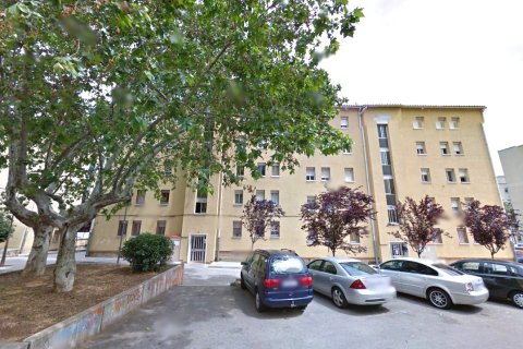 Apartment for sale in Terrassa, Barcelona, Spain 3 bedrooms, 53 sq.m. No. 195296 - photo 2