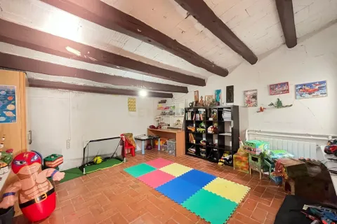 House for sale in Vilanova i la Geltru, Barcelona, Spain 6 bedrooms, 251 sq.m. No. 195294 - photo 23