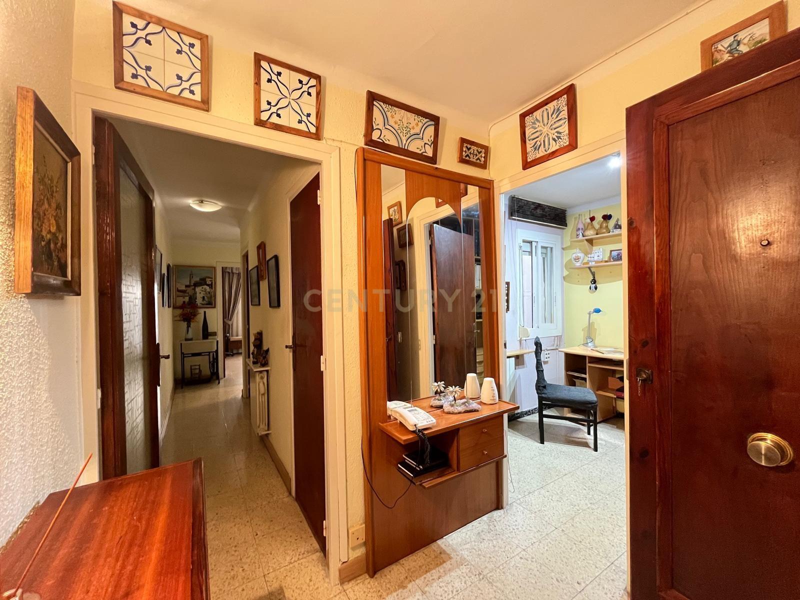 Dom w Vilanova i la Geltru, Barcelona, Hiszpania 6 sypialni, 251 mkw. nr 195294