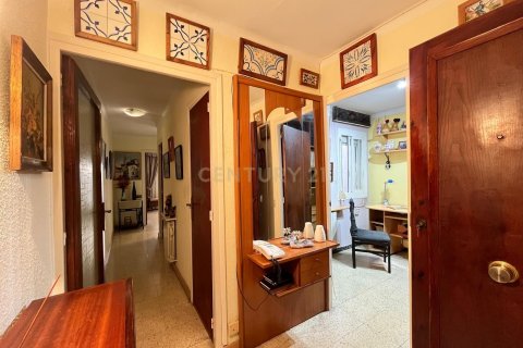 House for sale in Vilanova i la Geltru, Barcelona, Spain 6 bedrooms, 251 sq.m. No. 195294 - photo 13