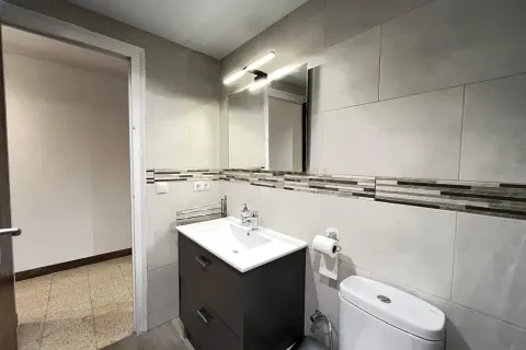 House for sale in Vilanova i la Geltru, Barcelona, Spain 6 bedrooms, 251 sq.m. No. 195294 - photo 11