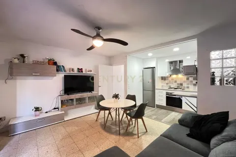 House for sale in Vilanova i la Geltru, Barcelona, Spain 6 bedrooms, 251 sq.m. No. 195294 - photo 2