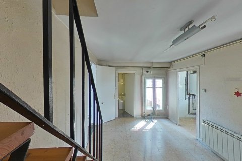 House for sale in Fonollosa, Barcelona, Spain 4 bedrooms, 497 sq.m. No. 195295 - photo 5