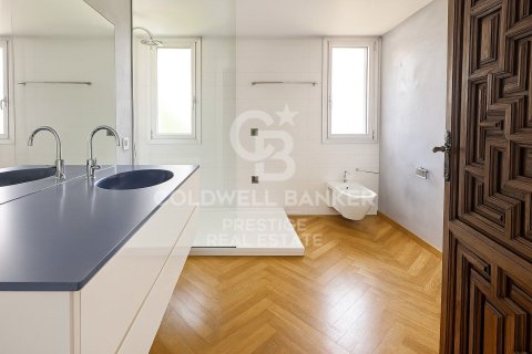 Penthouse for sale in Barcelona, Spain 7 bedrooms, 330 sq.m. No. 159950 - photo 16