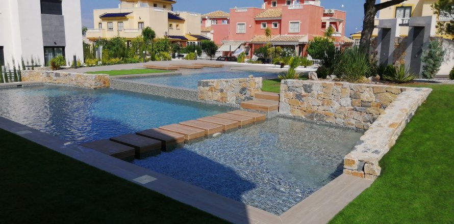 Apartment Torrevieja, Alicante, Spain 3 bedrooms, 162 sq.m. No. 110207