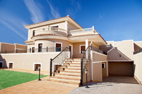 Villa en venta en Torrevieja, Alicante, España 3 dormitorios, 335 m2 No. 145507 - foto 1