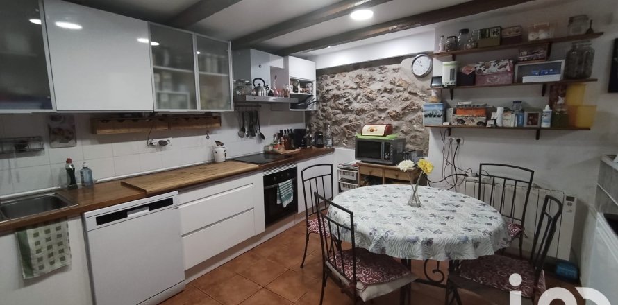 Townhouse in Alcanar, Tarragona, Spain 5 bedrooms, 189 sq.m. No. 185570