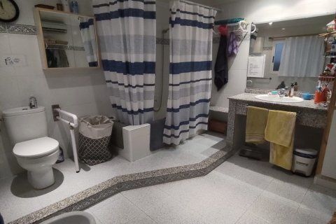 Townhouse for sale in Alcanar, Tarragona, Spain 5 bedrooms, 189 sq.m. No. 185570 - photo 12