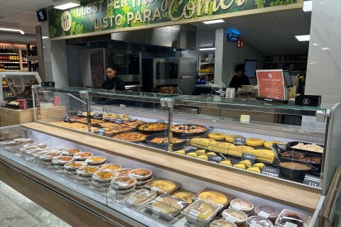 Commercial property à vendre à Barcelona, Espagne, 87 m2 No. 143157 - photo 1