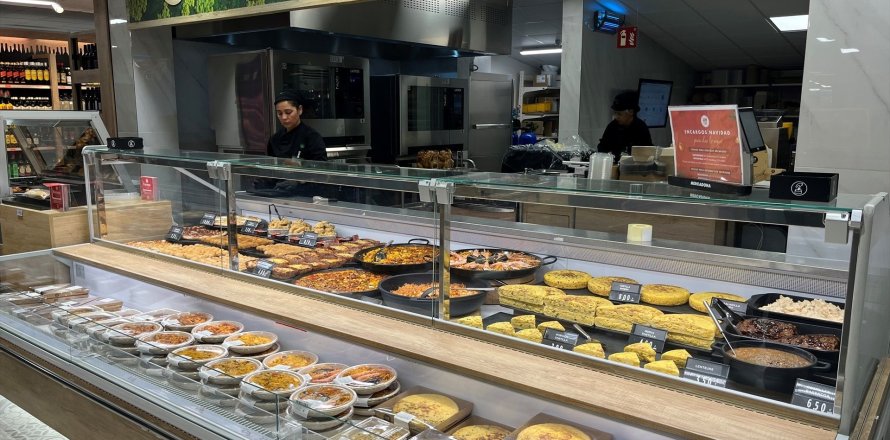 Commercial property à Barcelona, Espagne 87 m2 No. 143157