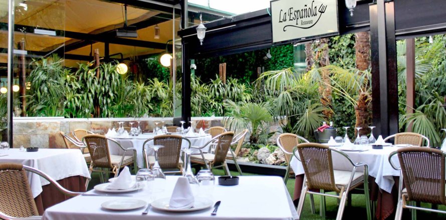 Commercial property in Barcelona, Spain 101 sq.m. No. 143158