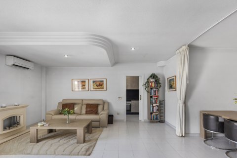 Apartment for sale in Guardamar del Segura, Alicante, Spain 2 bedrooms, 112 sq.m. No. 194928 - photo 9