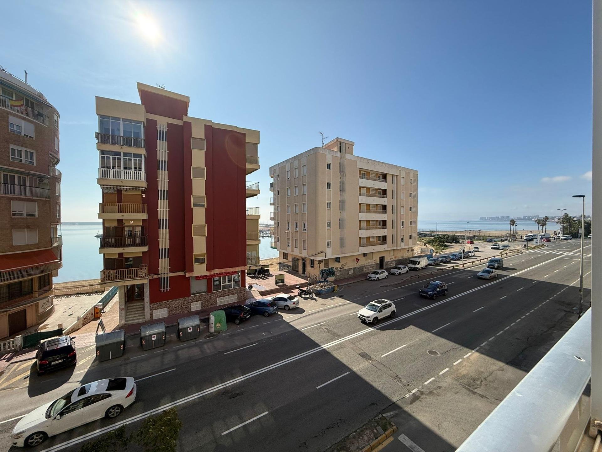 Appartamento a Torrevieja, Alicante, Spagna 3 camere da letto, 95 mq. N° 194941