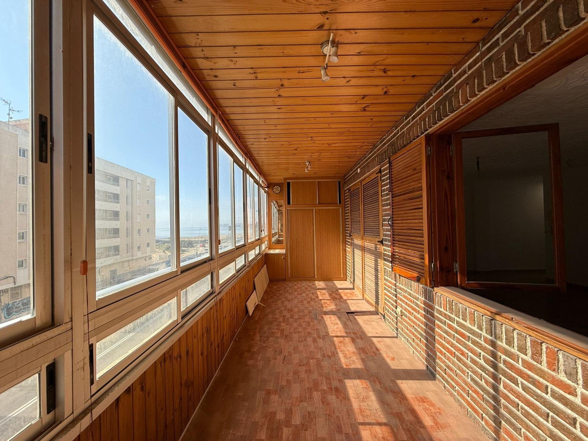 Appartamento a Torrevieja, Alicante, Spagna 3 camere da letto, 95 mq. N° 194941