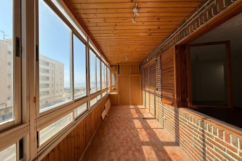 Apartamento en venta en Torrevieja, Alicante, España 3 dormitorios, 95 m2 No. 194941 - foto 2