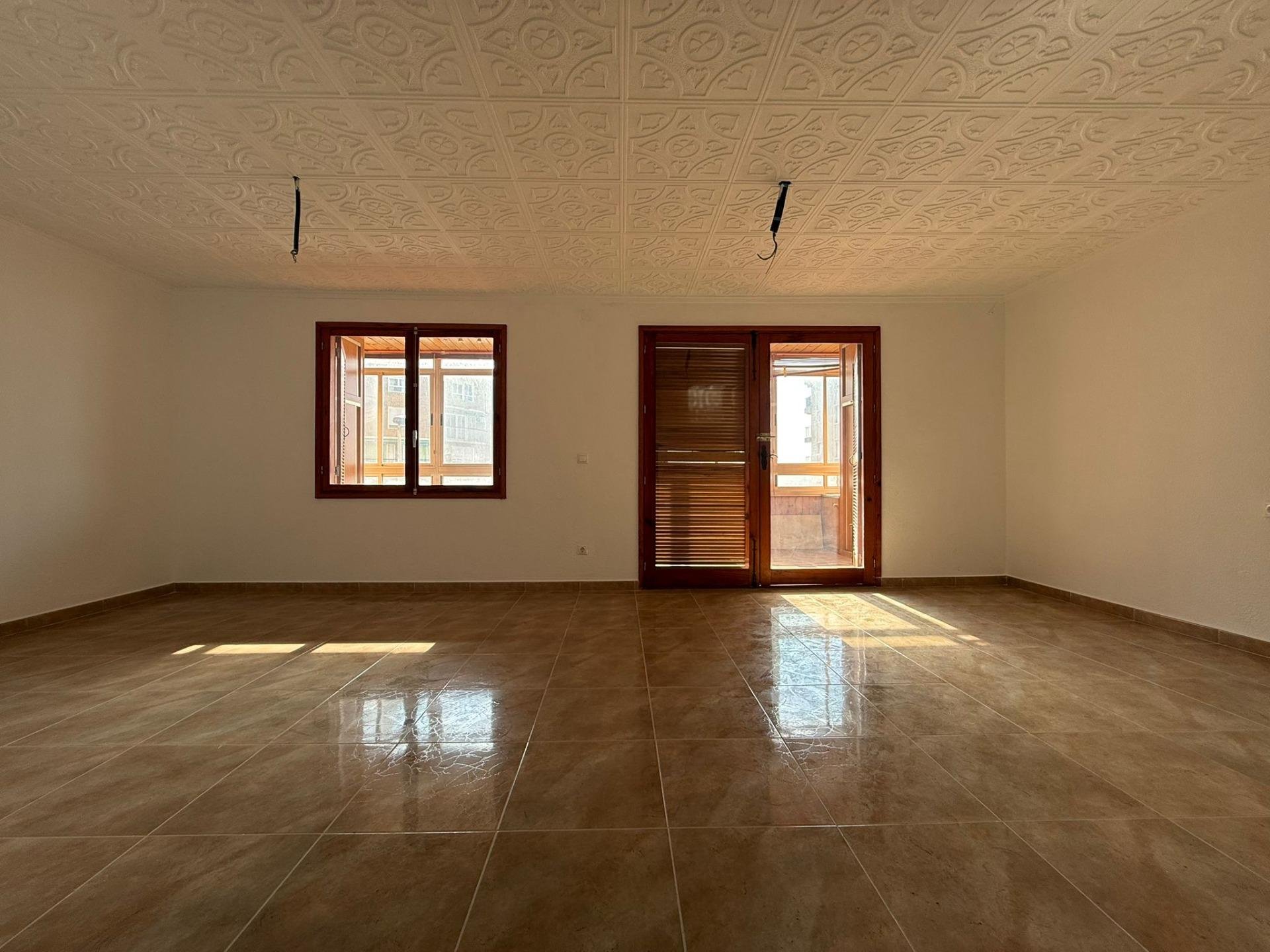 Appartamento a Torrevieja, Alicante, Spagna 3 camere da letto, 95 mq. N° 194941