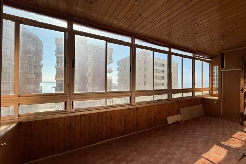 Apartamento en Torrevieja, Alicante, España 3 dormitorios, 95 m2 No. 194941