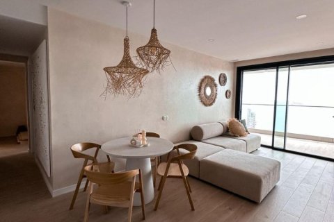 Huoneisto myytävänä Benidorm, Alicante, Espanja, 2 makuuhuonetta, 130 m2 No. 196110 - kuva 3