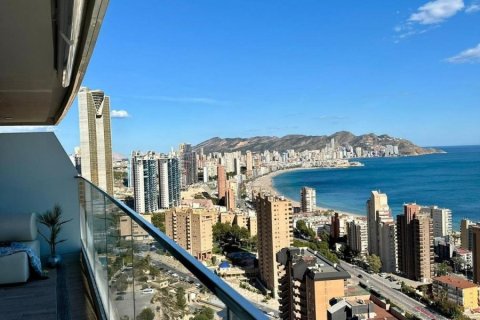 Huoneisto myytävänä Benidorm, Alicante, Espanja, 2 makuuhuonetta, 130 m2 No. 196110 - kuva 1