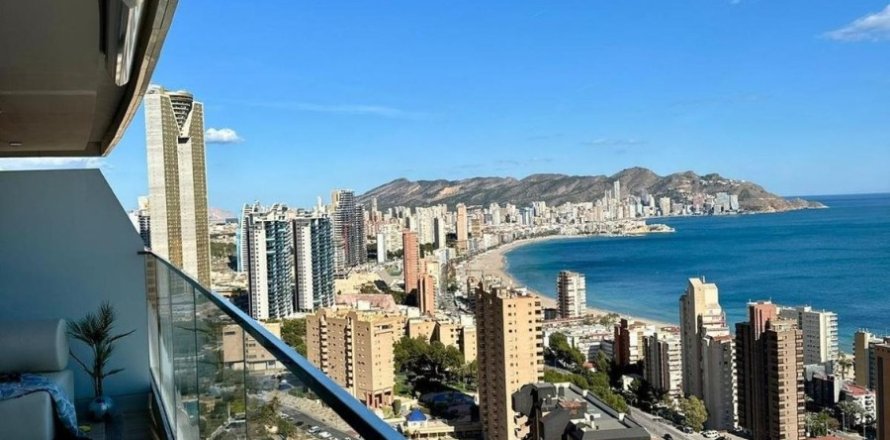 Huoneisto Benidorm, Alicante, Espanja 2 makuuhuonetta, 130 m2 No. 196110