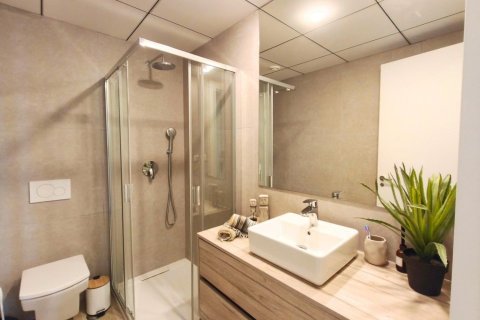 Huoneisto myytävänä Benidorm, Alicante, Espanja, 2 makuuhuonetta, 130 m2 No. 196110 - kuva 22