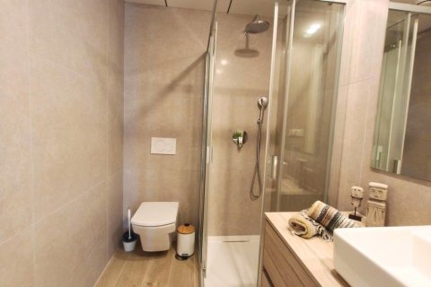 Huoneisto myytävänä Benidorm, Alicante, Espanja, 2 makuuhuonetta, 130 m2 No. 196110 - kuva 17
