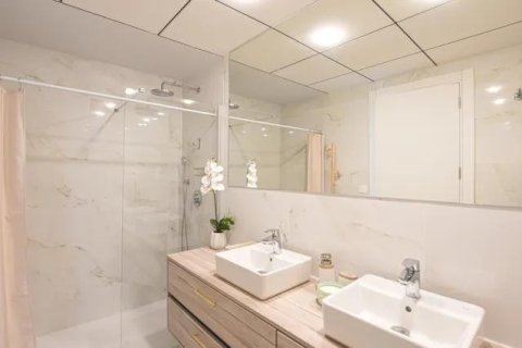 Продажа квартиры в Бенидорм, Аликанте, Испания 2 спальни, 90м2 №196108 - фото 16