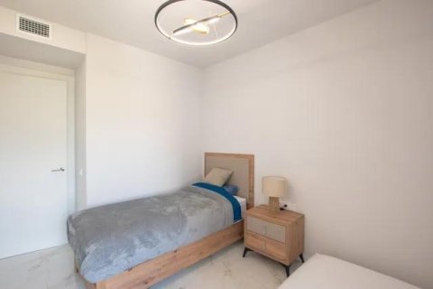 Продажа квартиры в Бенидорм, Аликанте, Испания 2 спальни, 90м2 №196108 - фото 12