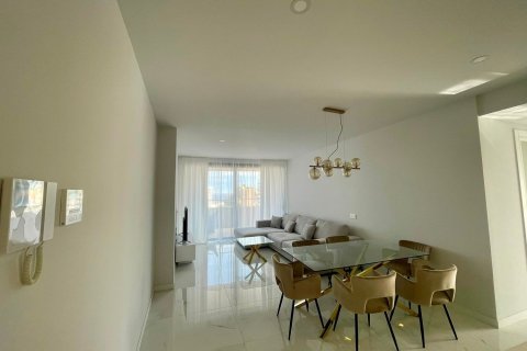 Appartamento a Benidorm, Alicante, Spagna 3 camere da letto, 130 mq. N° 196109