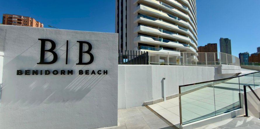 Apartment in Benidorm, Alicante, Spain 3 bedrooms, 130 sq.m. No. 196106