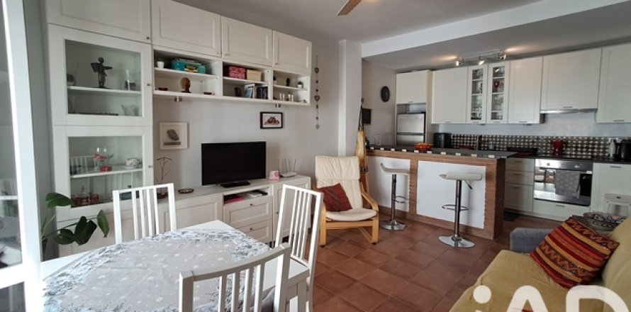 Apartment in Arcos de la Frontera, Cadiz, Spain 60.3 sq.m. No. 185093