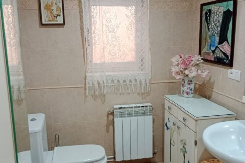House for sale in Salamanca, Spain 3 bedrooms, 177 sq.m. No. 185998 - photo 11