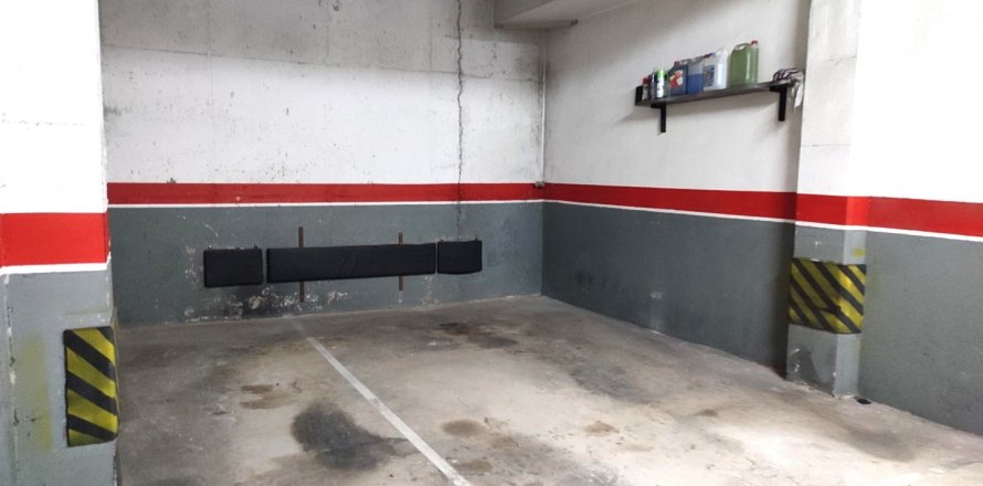 Parking in Barcelona, Spain 23 sq.m. No. 185992