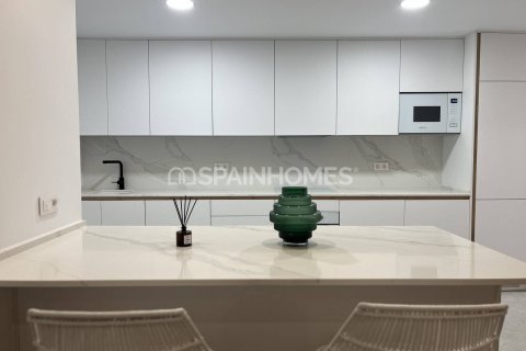 Lägenhet till salu i Torrevieja, Alicante, Spanien 3 sovrum, 117 kvm. Nr. 164359 - foto 12