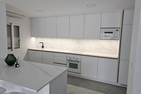 Lägenhet till salu i Torrevieja, Alicante, Spanien 3 sovrum, 117 kvm. Nr. 164359 - foto 13