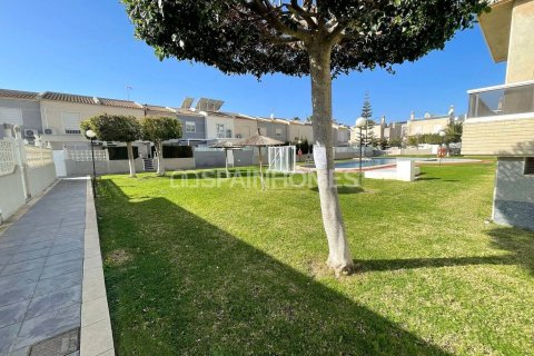 Lägenhet till salu i Torrevieja, Alicante, Spanien 3 sovrum, 117 kvm. Nr. 164359 - foto 9