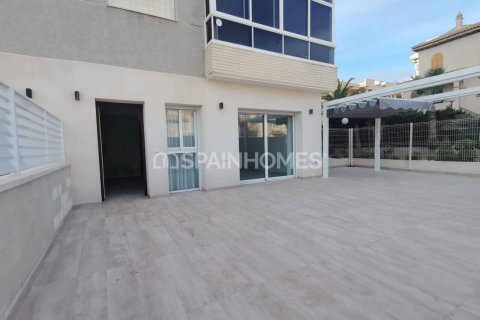 Lägenhet till salu i Torrevieja, Alicante, Spanien 3 sovrum, 117 kvm. Nr. 164359 - foto 2
