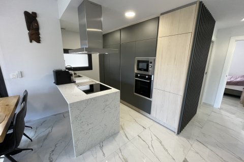 Продажа квартиры в Торревьеха, Аликанте, Испания 2 спальни, 7526м2 №140681 - фото 2