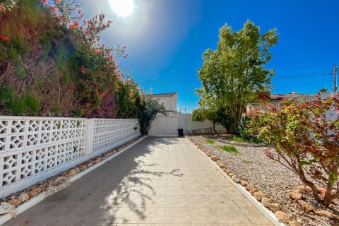 Villa till salu i Torrevieja, Alicante, Spanien 3 sovrum, 160 kvm. Nr. 140676 - foto 4