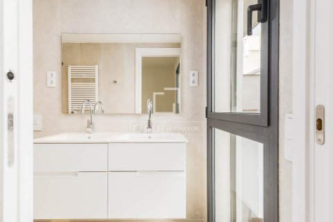 Dzīvoklis pārdošanā Barcelona, Spānijā 2 istabas, 94 m2 Nr. 150779 - attēls 27