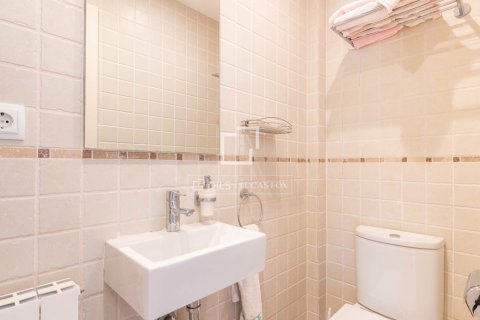 Villa for sale in Castelldefels, Barcelona, Spain 5 bedrooms, 425 sq.m. No. 150782 - photo 22