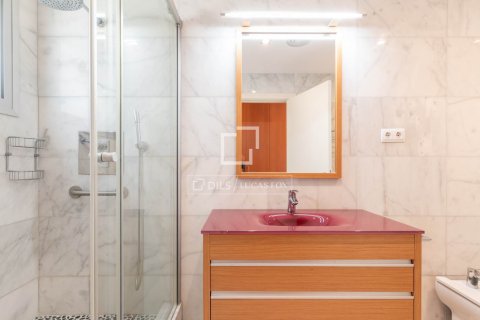 Villa for sale in Castelldefels, Barcelona, Spain 5 bedrooms, 425 sq.m. No. 150782 - photo 8