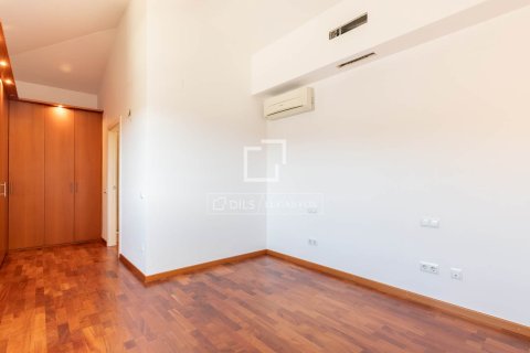 Villa for sale in Castelldefels, Barcelona, Spain 5 bedrooms, 425 sq.m. No. 150782 - photo 12