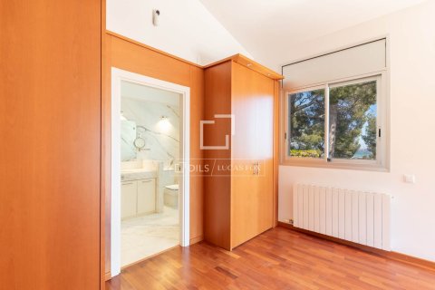 Villa for sale in Castelldefels, Barcelona, Spain 5 bedrooms, 425 sq.m. No. 150782 - photo 17
