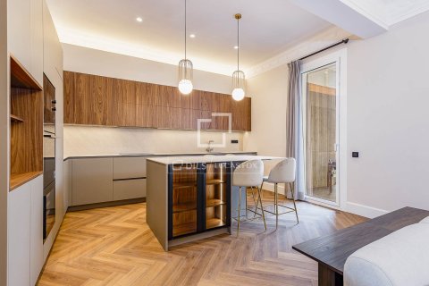 Продажа квартиры в Барселона, Испания 3 спальни, 199м2 №150780 - фото 9