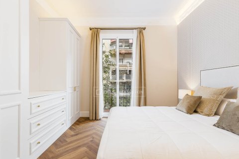 Продажа квартиры в Барселона, Испания 3 спальни, 199м2 №150780 - фото 29