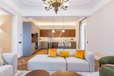 Продажа квартиры в Барселона, Испания 3 спальни, 199м2 №150780 - фото 5