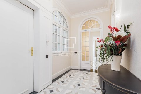 Продажа квартиры в Барселона, Испания 3 спальни, 199м2 №150780 - фото 23