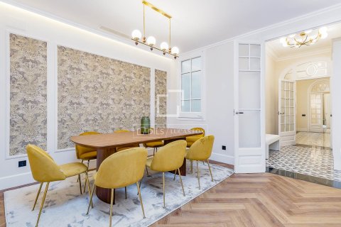 Продажа квартиры в Барселона, Испания 3 спальни, 199м2 №150780 - фото 19